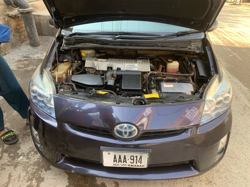 Toyota Prius 2011 /16 9