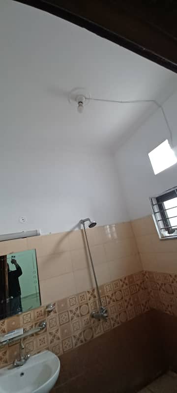 14marla 6beds neat and clean house for rent in G 14 4 islamabad 3