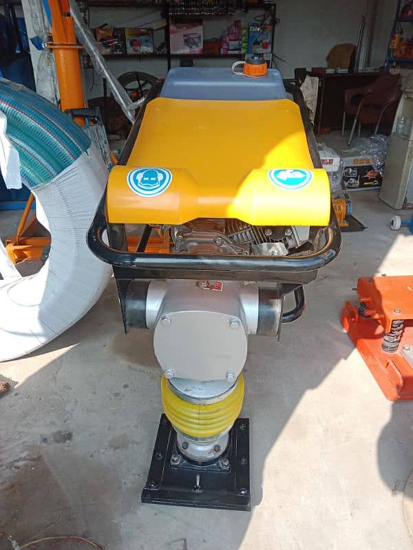 plate compactor/tempting remmar jumper/compaction tool's/dormat. 6