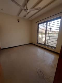 10marla 2beds DD TV lounge kitchen attached baths neat clean open basement for rent in G 13 4 islamabad