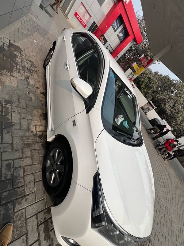 Toyota Corolla Altis 2016 1