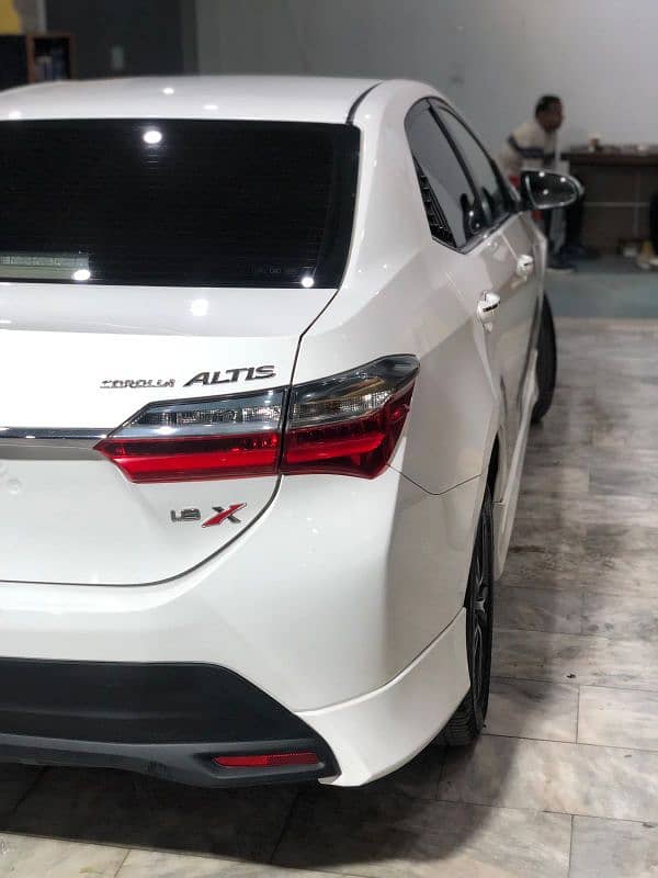 Toyota Altis Grande 2022 4