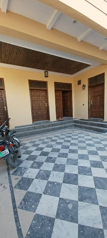 20marla 3beds DD TV lounge kitchen attached baths neat clean upper portion for rent in G 13 3 islamabad 4