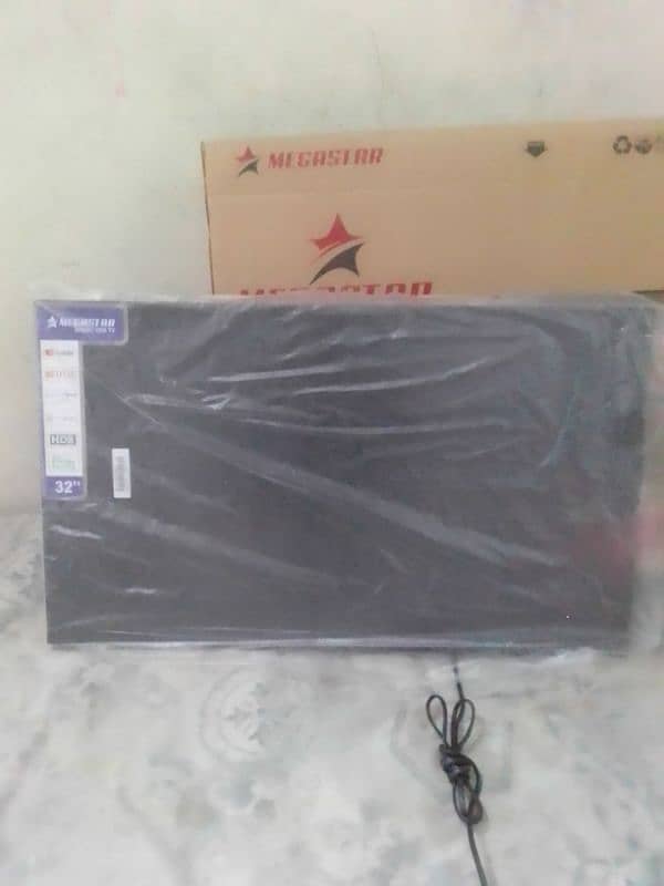 MEGASTAR 32 INCHES SMART wofar TV 0