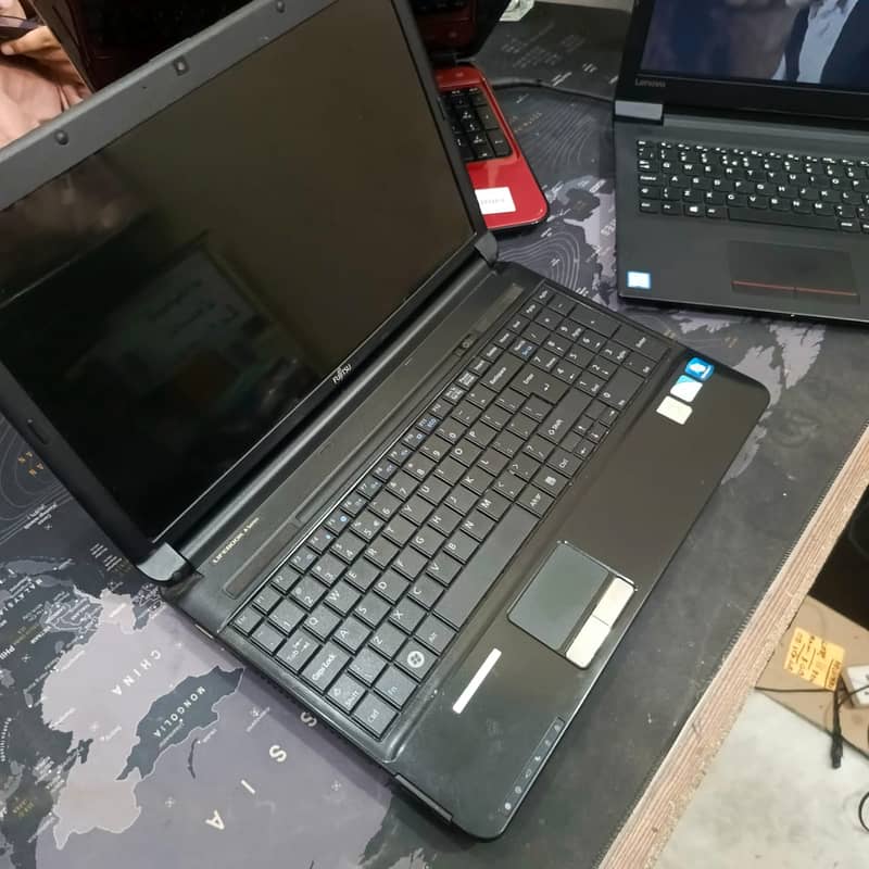 Fujitsu LIFEBOOK AH530 Laptop Core 2 Duo 250GB HDD 4GB Ram 8