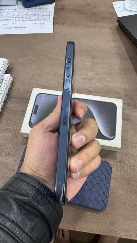 iphone 15 pro max 256 gb Blue titanium color 4