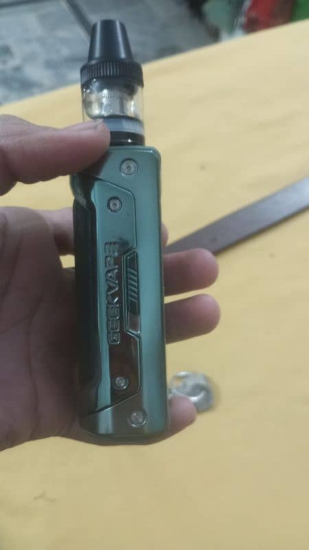 Geek vape Aegis 200 watt 1