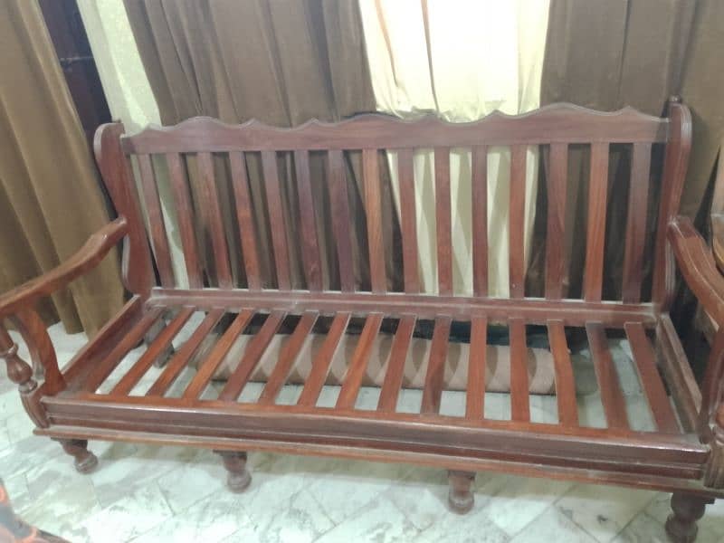 5 Seater sofa in good condition 2