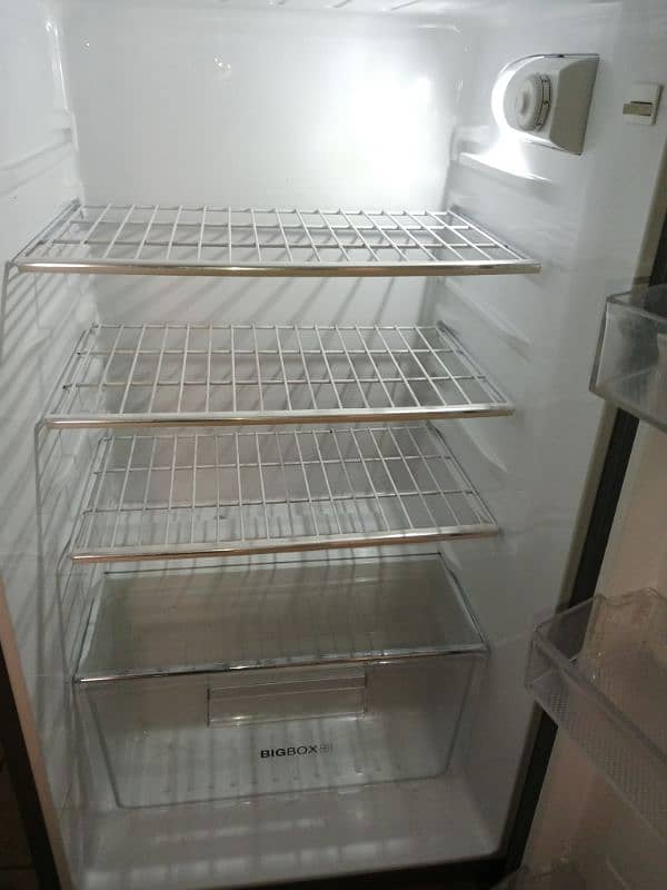 Haier new condition medium size fridge totally guanine 03014525103 3