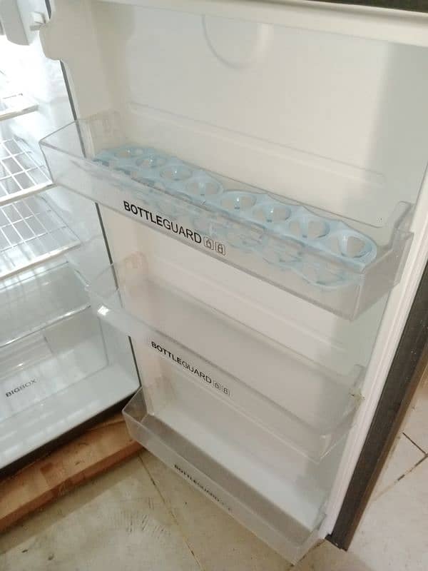 Haier new condition medium size fridge totally guanine 03014525103 4