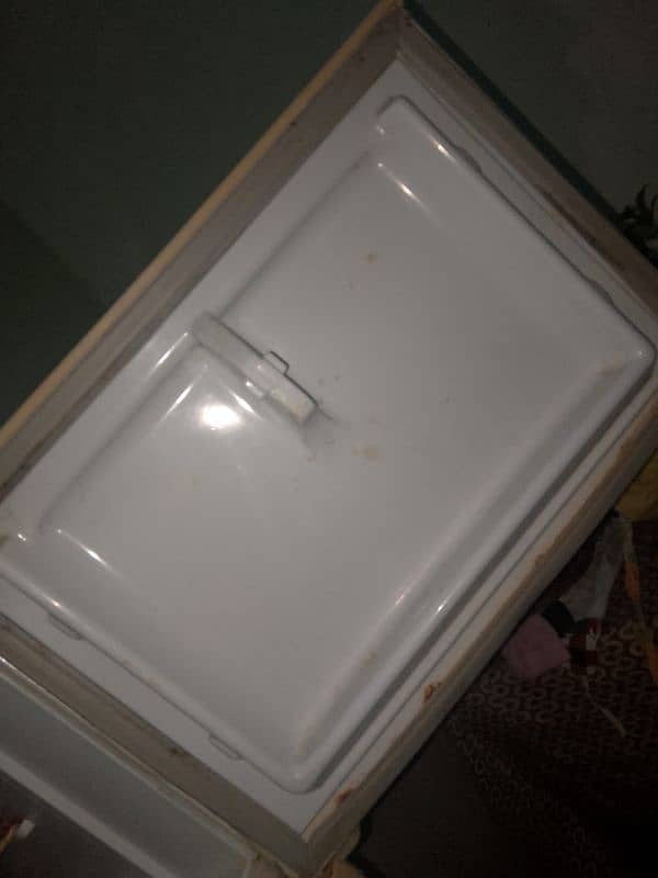 fridge for sale normal condition hai direct call 03131122145 wathsap 5