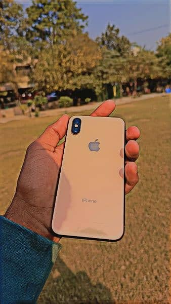 iphone xs 10/10  64 gb non PTA golden colour 0