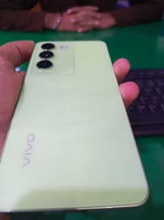 vivo y100