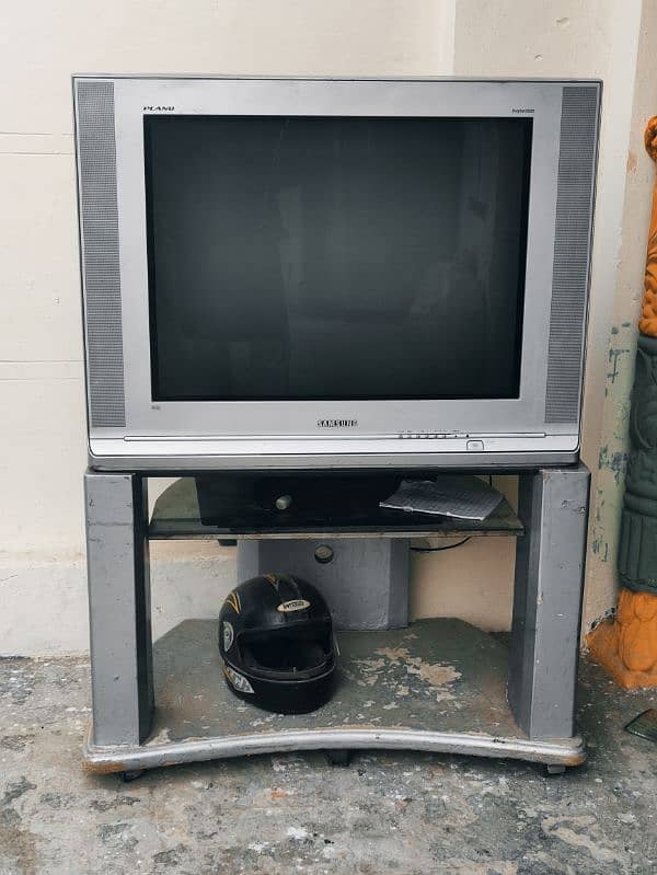 Samsung tv with DVD 2