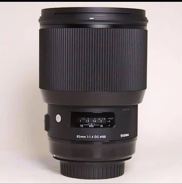 Sigma 85 mm 1.4 DG HSM art lens (Canon) 8