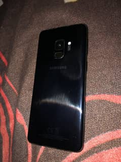 Samsung s9 condition 9/10 not a secrshless