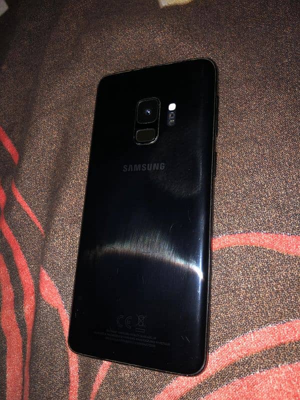 Samsung s9 condition 9/10 not a secrshless 0