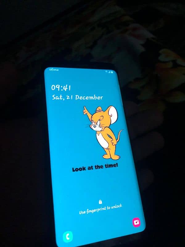 Samsung s9 condition 9/10 not a secrshless 1