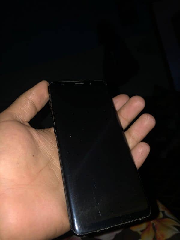 Samsung s9 condition 9/10 not a secrshless 2