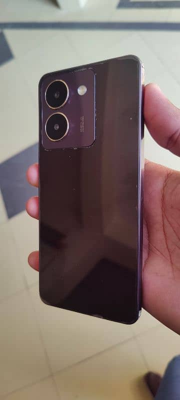 VIVO Y 27s 1