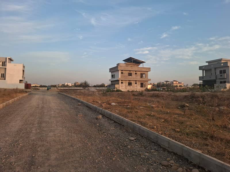 Plot For Sale in Jinnah Garden Phase 01 . Solid Land at Investor Price 2