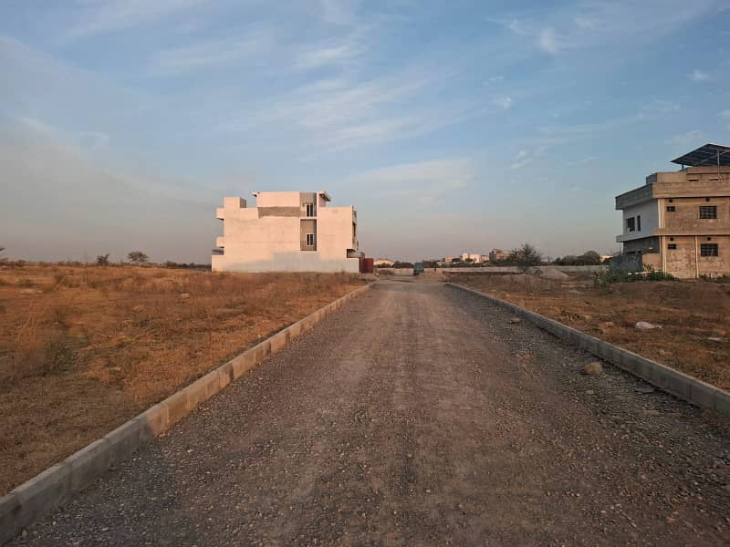 Plot For Sale in Jinnah Garden Phase 01 . Solid Land at Investor Price 3