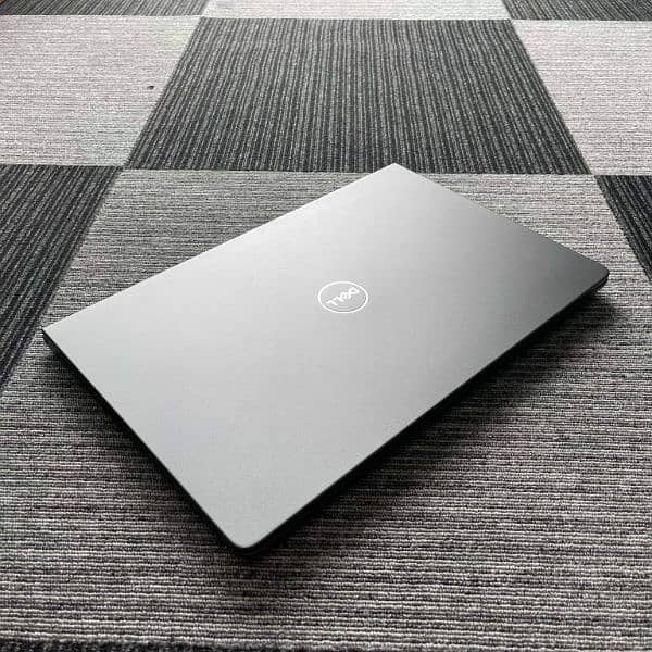 Dell Vostro 5568 - i5 7th Gen - 8/256 4