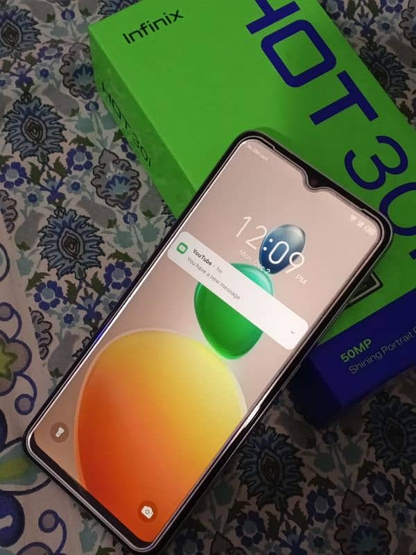 infinix hot 30i 8+8 16/128 GB hai with box @charger 4