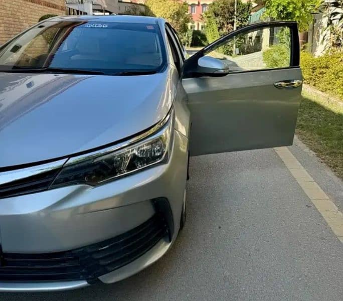 Toyota Corolla GLI 2015 Family Used 4