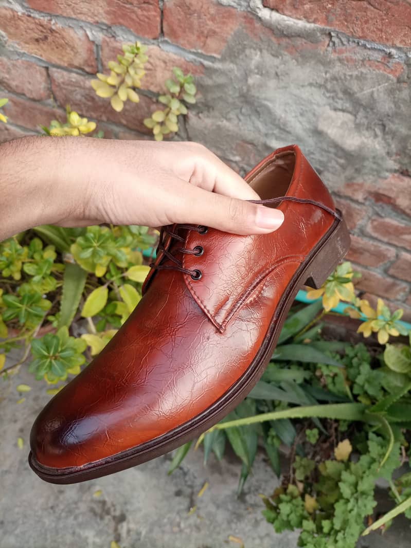 Shoes abhi bilkul new box pack ha Size 8 0