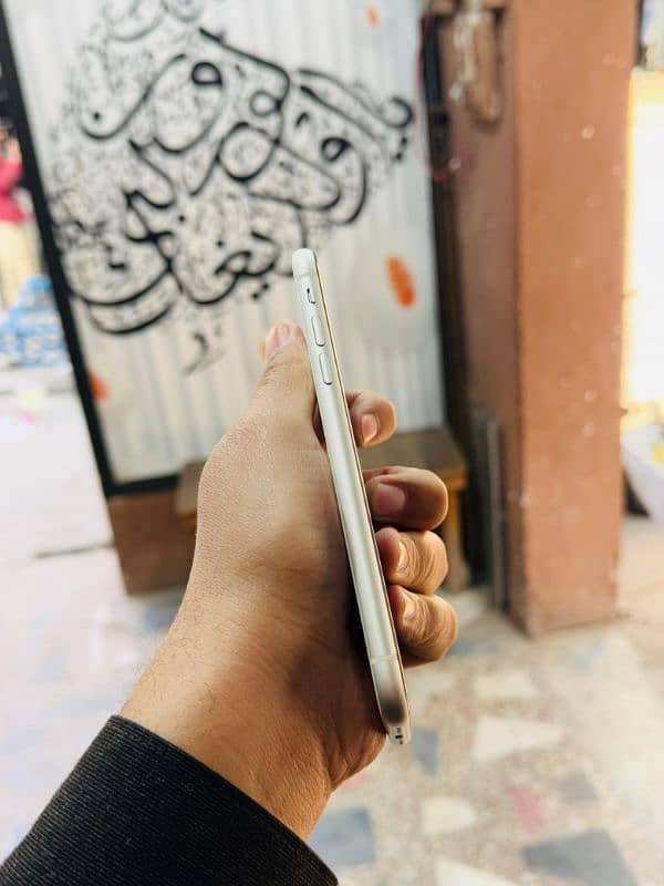 iphone 11 Non PTA Waterpack 3