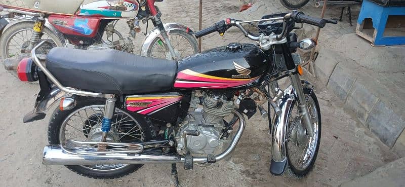 Honda 125 8/10 condition 2