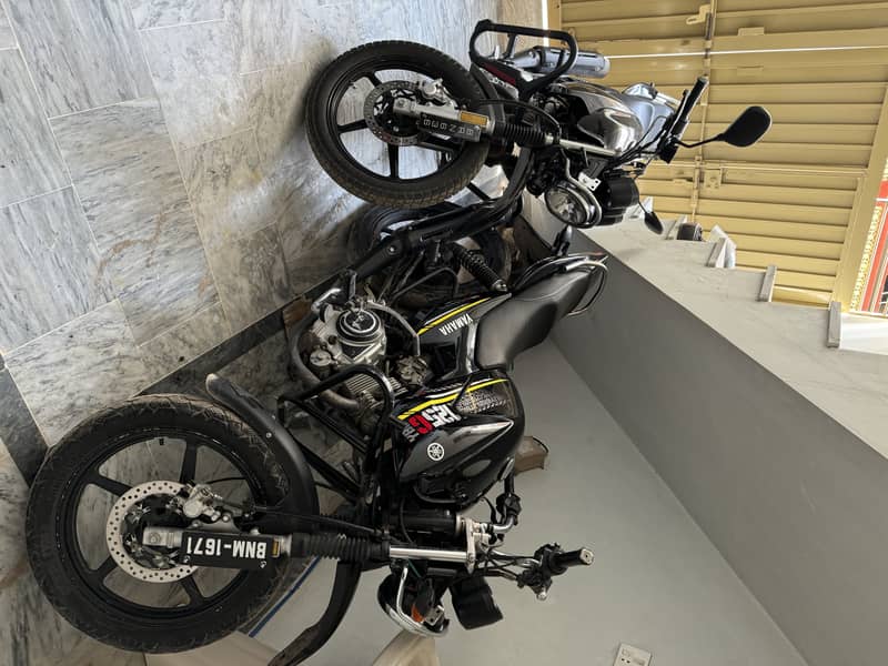 Yamaha YBR- 125 Black color 2019 model for sale 3