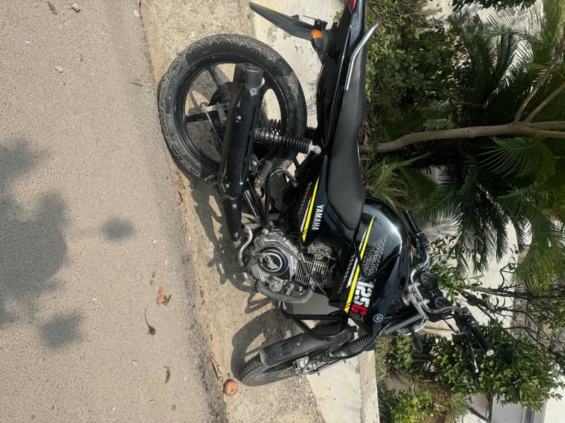 Yamaha YBR- 125 Black color 2019 model for sale 4