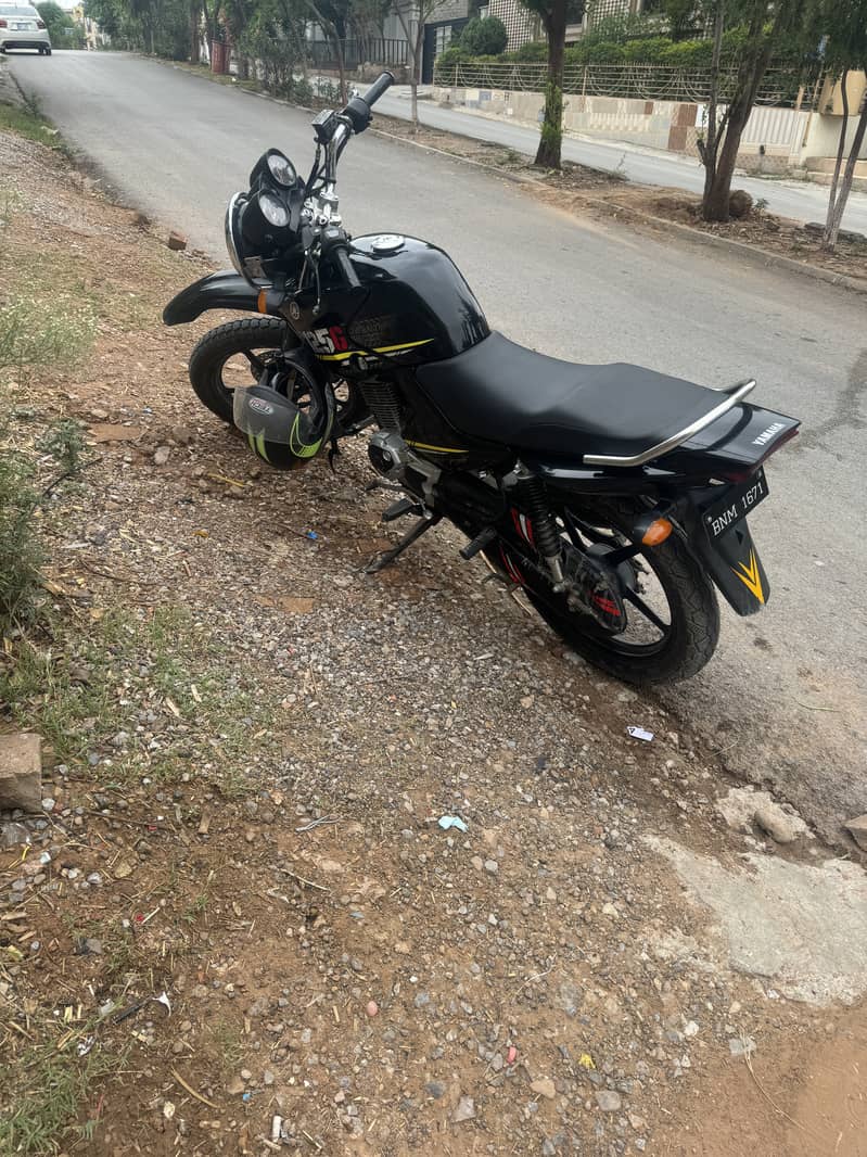 Yamaha YBR- 125 Black color 2019 model for sale 5