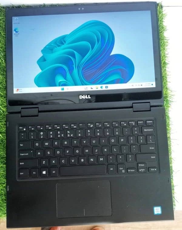 Dell Latitude 3390 - i5 8th Gen - 8/256 1