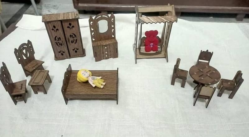 Wooden Doll house set 0