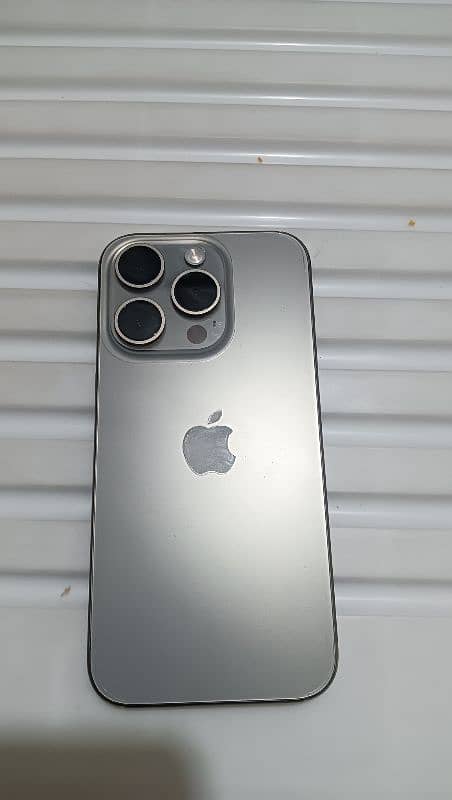 Apple iPhone 15 pro 0