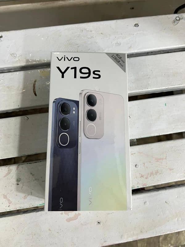 Vivo y19s Box packed 0