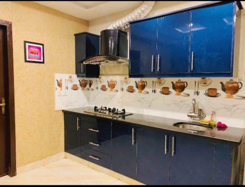 One bed luxury apartment for short stay like(3to4)hours in bahria town 5