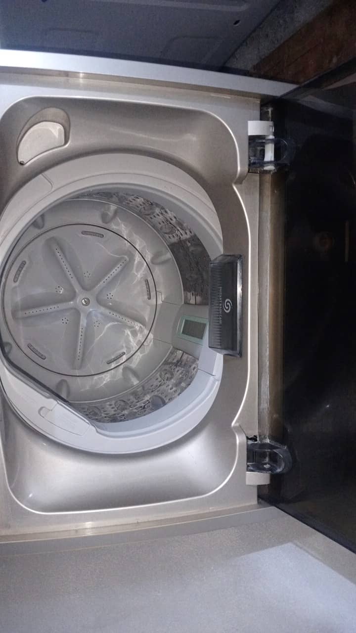 fully automatic good condition 8 kg 11