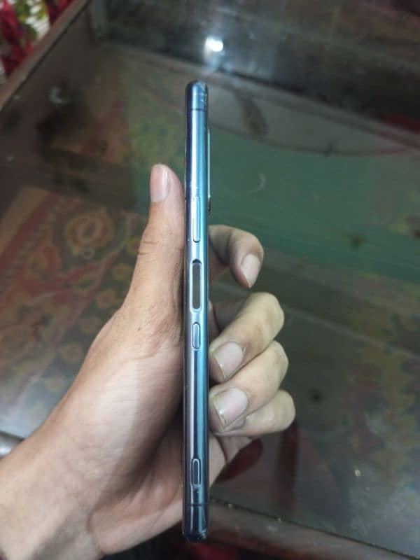 Sony Xperia 5 (non-pta) 9.5/10 condition. . . no line, no dot, no shade. 3