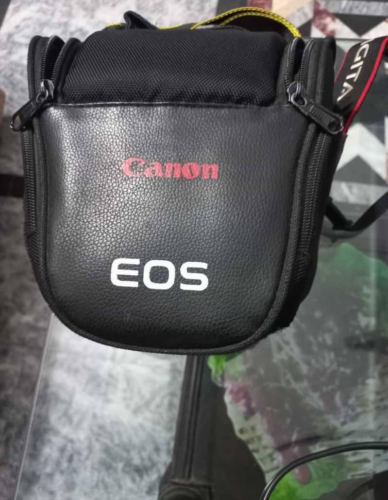 Cannon 1300D good condition 3