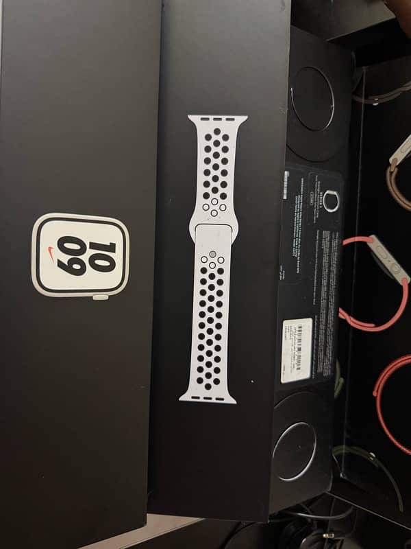 Apple Watch Series 7 41mm Nike Edition GPS 8