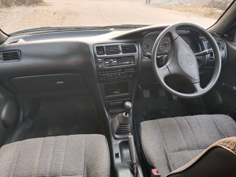 Toyota Corolla XE 2001 4