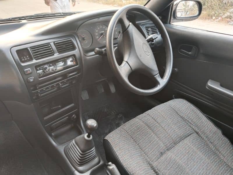 Toyota Corolla XE 2001 9