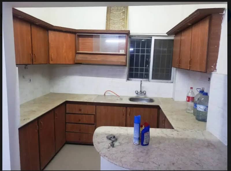 three bed dd apartment for sale in johar 10