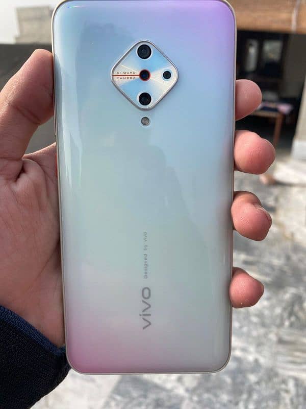 VIVO S1 PRO 1