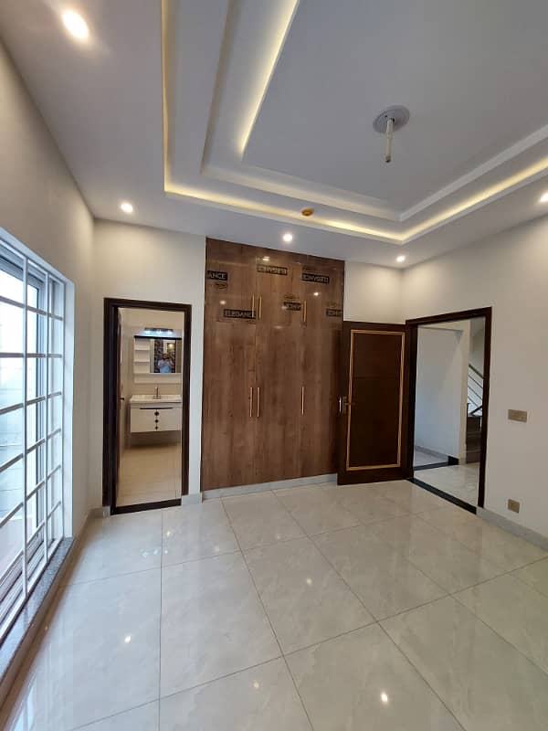 5 MARLA IDEAL LOCATION BRAND HOUSE FOR SALE IN DHA RAHBAR BLOCK G 4