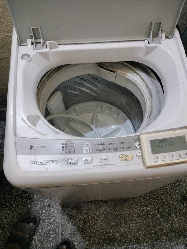 FULLY AUTOMATIC WASHING MACHINE WORKING CONDITION URGENT SALE 2